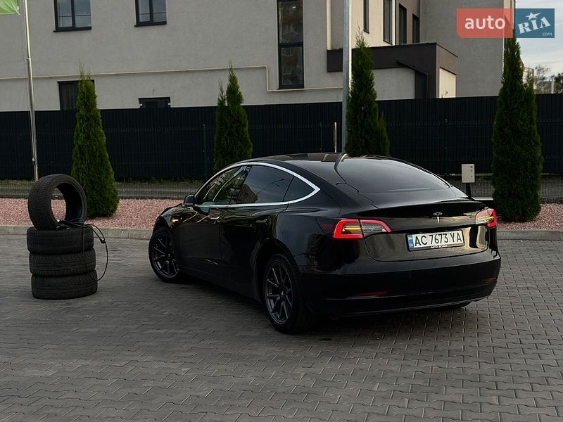 Седан Tesla Model 3 2019 в Луцьку