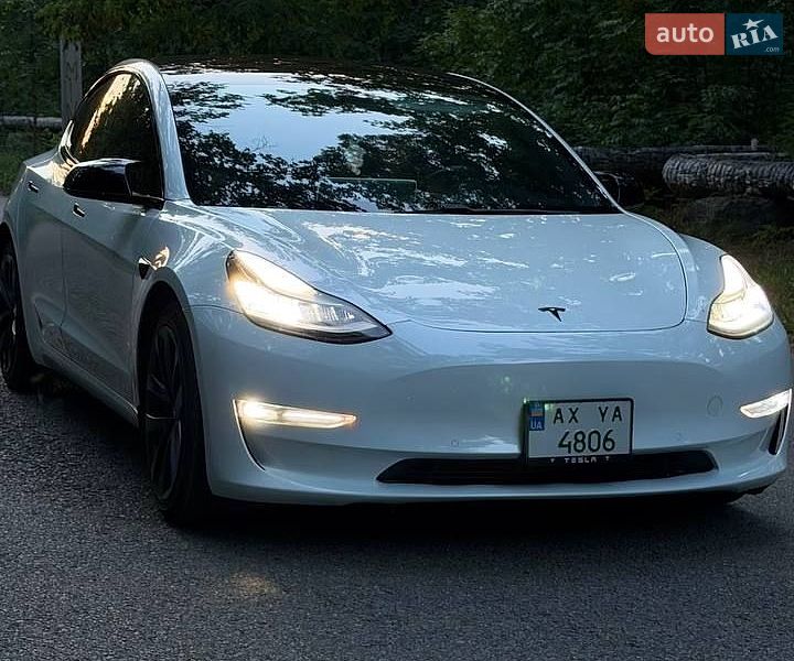 Седан Tesla Model 3 2018 в Харкові