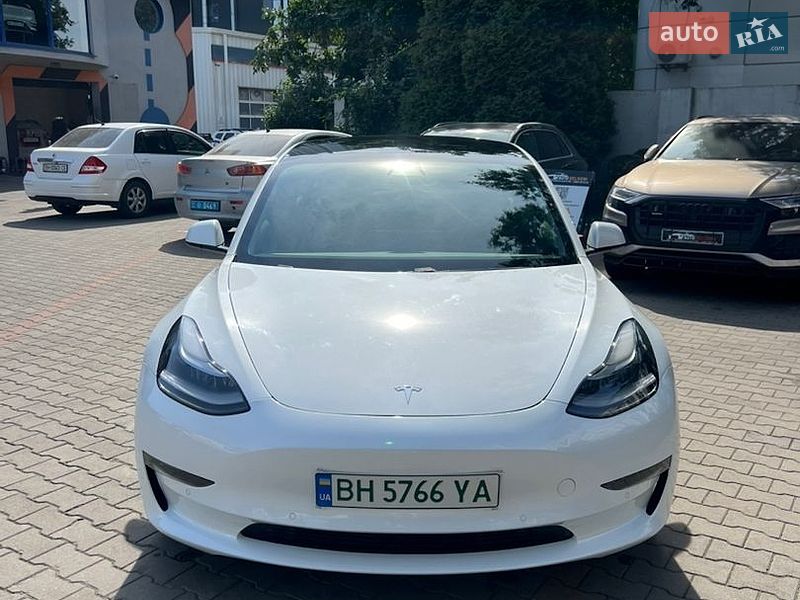 Tesla Model 3 2021