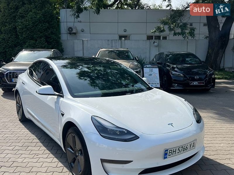 Седан Tesla Model 3 2021 в Одесі