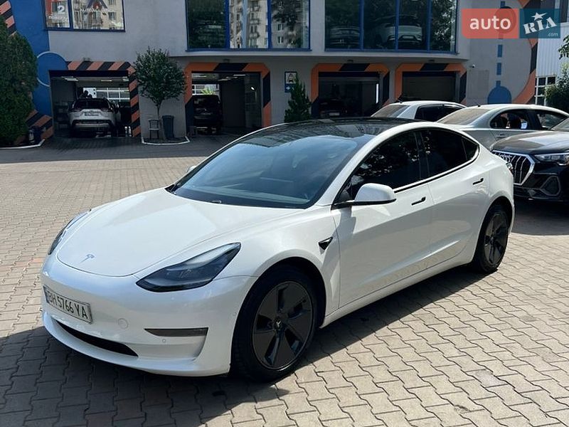 Седан Tesla Model 3 2021 в Одесі