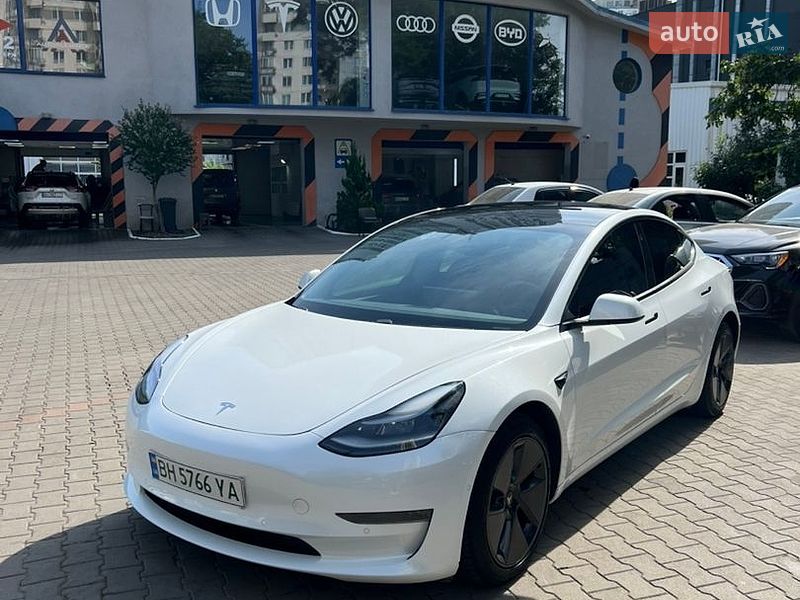 Седан Tesla Model 3 2021 в Одесі