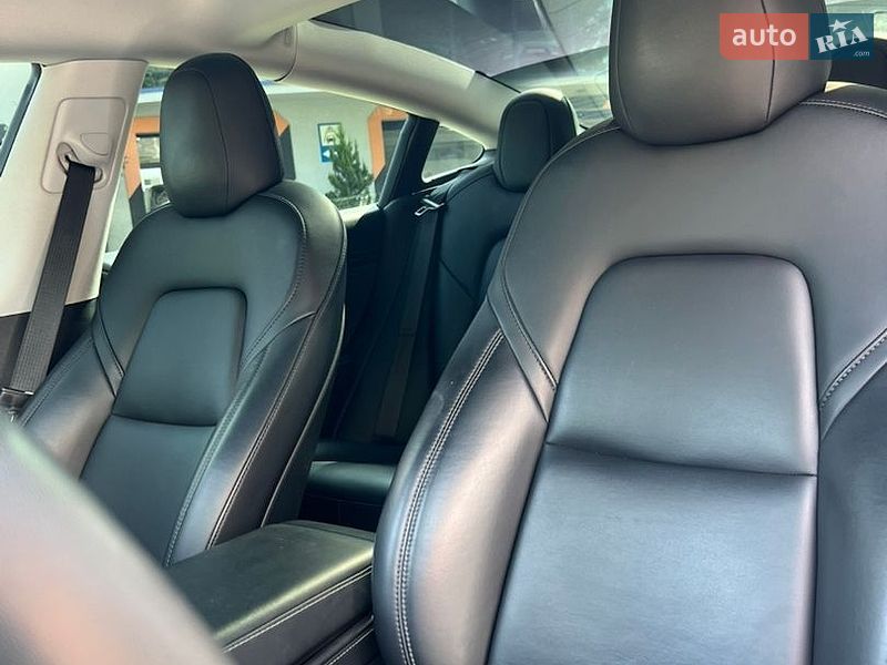 Седан Tesla Model 3 2021 в Одесі