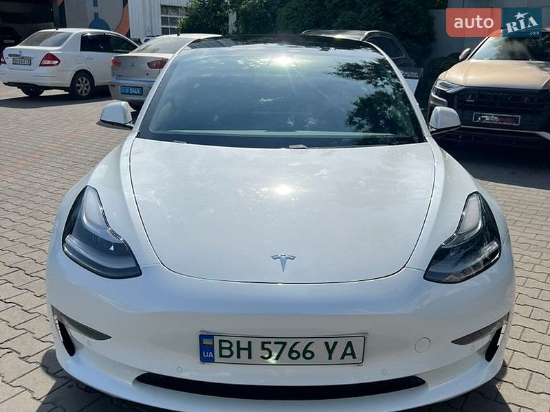 Седан Tesla Model 3 2021 в Одесі
