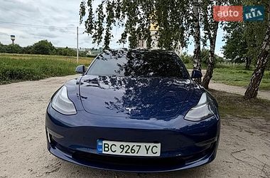 Седан Tesla Model 3 2022 в Львові