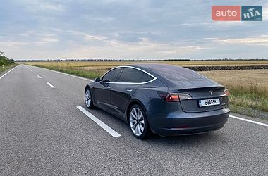 Седан Tesla Model 3 2018 в Кропивницком