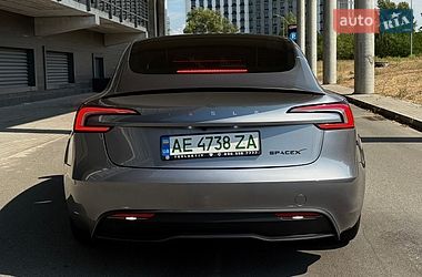 Седан Tesla Model 3 2024 в Києві