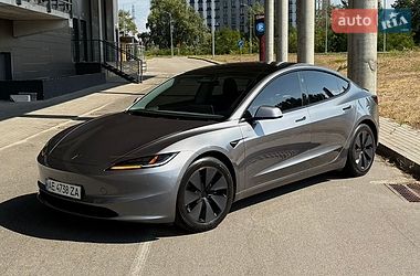 Седан Tesla Model 3 2024 в Києві