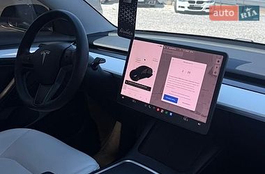 Седан Tesla Model 3 2021 в Кривому Розі