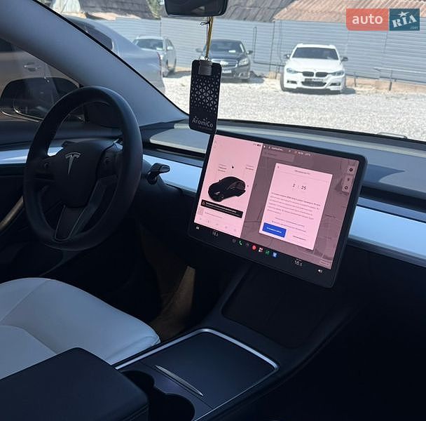 Седан Tesla Model 3 2021 в Кривому Розі