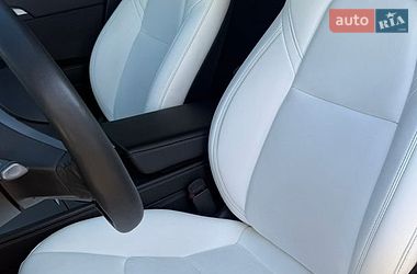 Седан Tesla Model 3 2021 в Кривому Розі