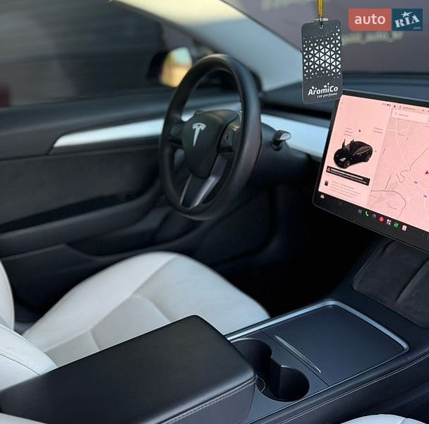 Седан Tesla Model 3 2021 в Кривому Розі