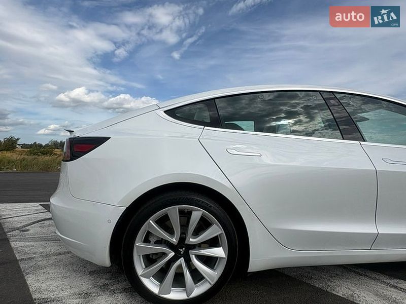 Седан Tesla Model 3 2019 в Киеве фото 10 Седан Tesla Model 3 2019 в Киеве