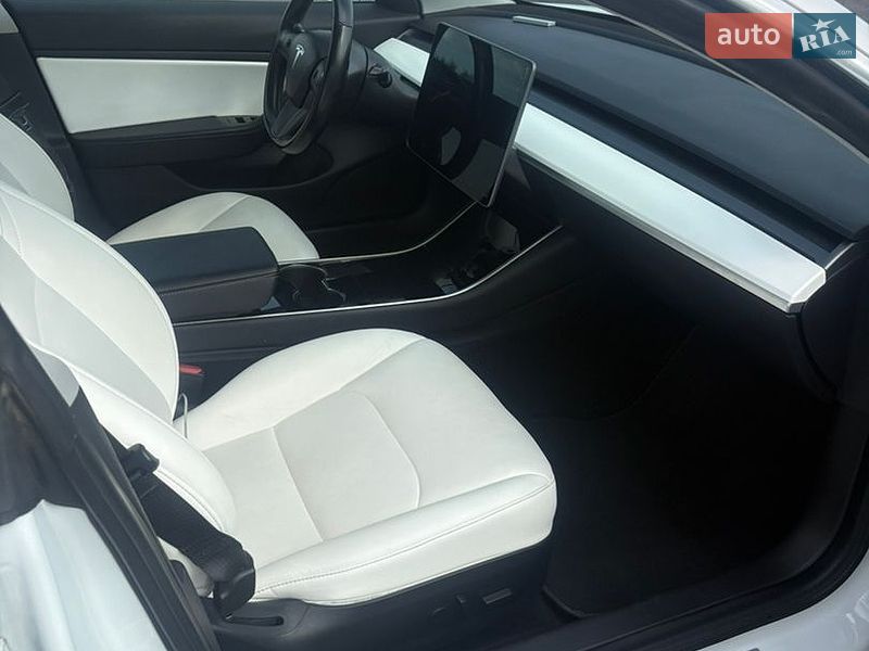 Седан Tesla Model 3 2019 в Киеве фото 11 Седан Tesla Model 3 2019 в Киеве