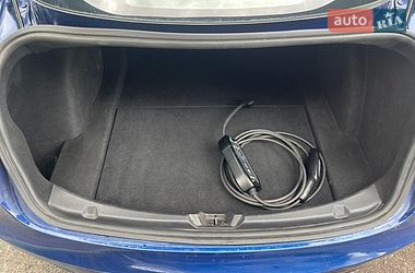 Седан Tesla Model 3 2019 в Луцке