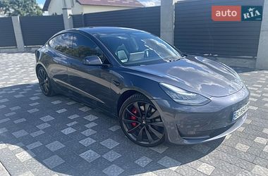 Седан Tesla Model 3 2020 в Львове