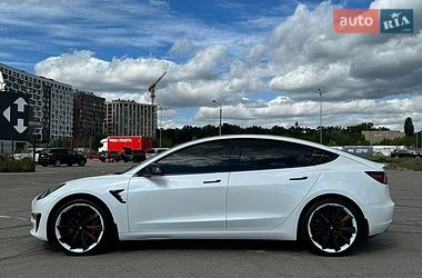 Седан Tesla Model 3 2019 в Киеве
