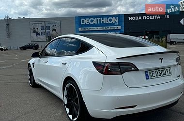 Седан Tesla Model 3 2019 в Киеве