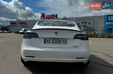 Седан Tesla Model 3 2019 в Киеве