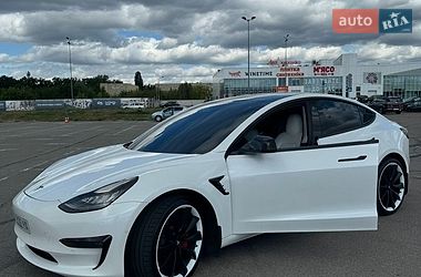 Седан Tesla Model 3 2019 в Киеве