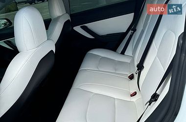 Седан Tesla Model 3 2019 в Киеве
