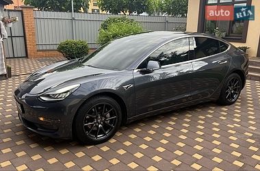 Седан Tesla Model 3 2019 в Києві