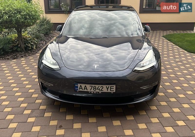 Седан Tesla Model 3 2019 в Києві