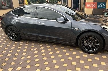 Седан Tesla Model 3 2019 в Києві