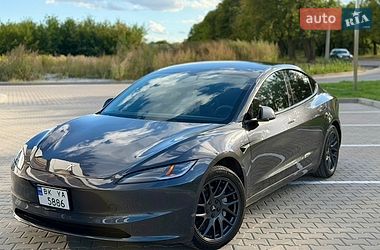 Седан Tesla Model 3 2024 в Рівному