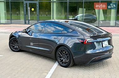 Седан Tesla Model 3 2024 в Рівному