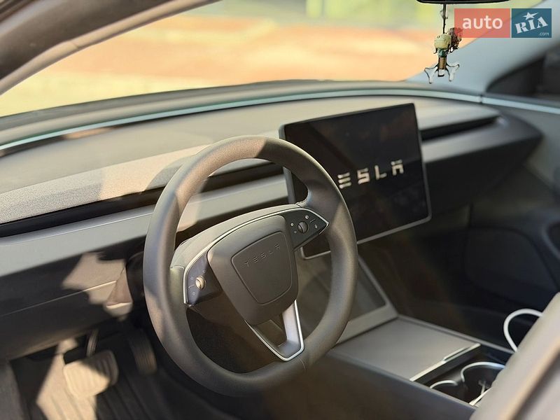 Седан Tesla Model 3 2024 в Рівному