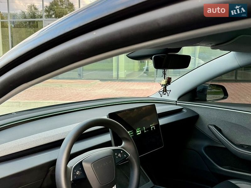Седан Tesla Model 3 2024 в Рівному