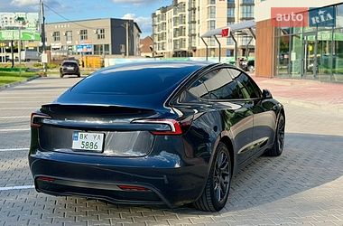 Седан Tesla Model 3 2024 в Рівному