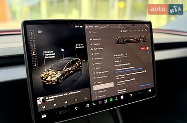 Седан Tesla Model 3 2024 в Рівному