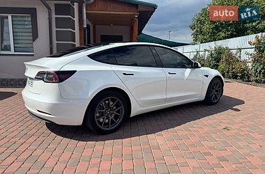 Седан Tesla Model 3 2021 в Миргороді