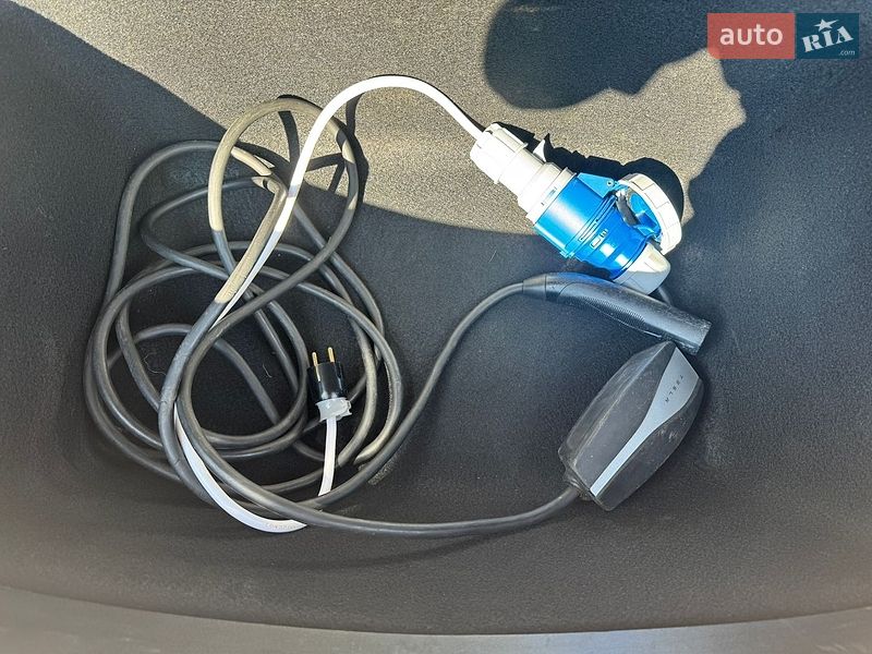 Седан Tesla Model 3 2021 в Миргороді