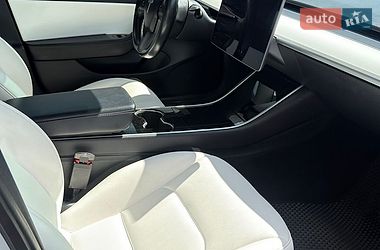 Седан Tesla Model 3 2018 в Киеве