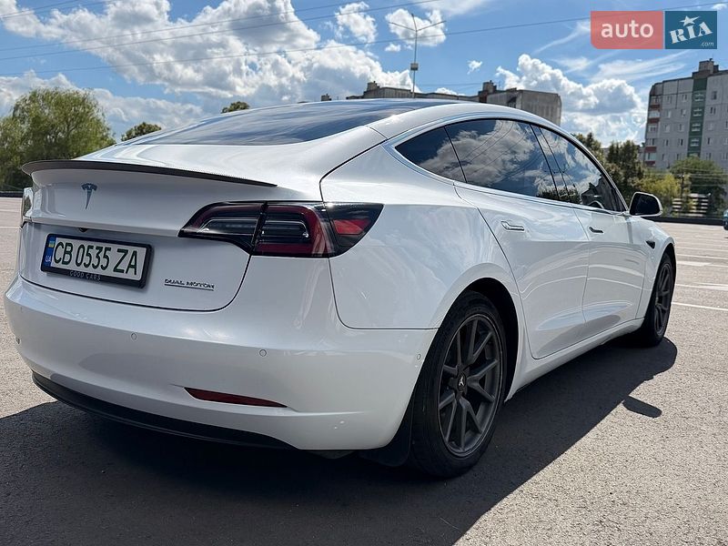Седан Tesla Model 3 2018 в Киеве