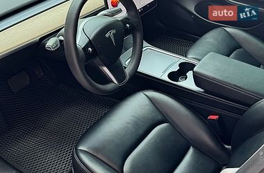 Седан Tesla Model 3 2021 в Кривом Роге