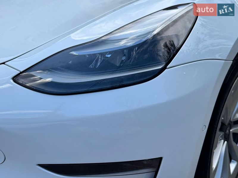 Седан Tesla Model 3 2021 в Кривому Розі