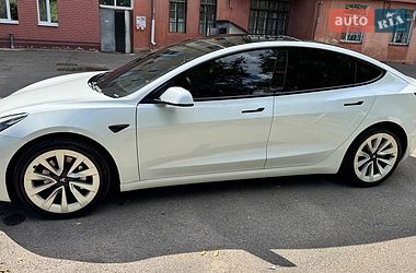 Седан Tesla Model 3 2021 в Кривому Розі