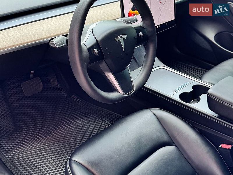 Седан Tesla Model 3 2021 в Кривом Роге
