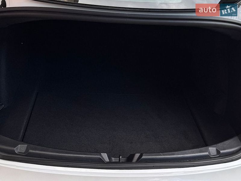 Седан Tesla Model 3 2021 в Кривом Роге