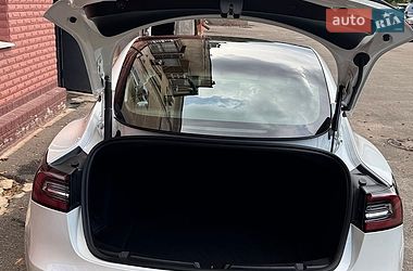 Седан Tesla Model 3 2021 в Кривому Розі