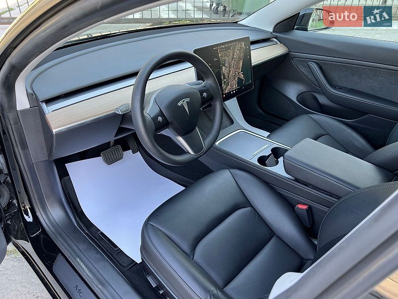 Седан Tesla Model 3 2021 в Одессе