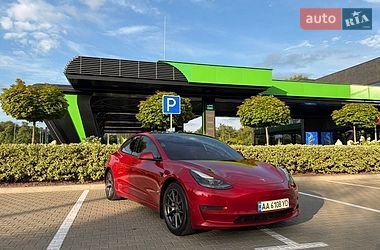 Седан Tesla Model 3 2021 в Киеве