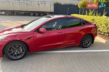 Седан Tesla Model 3 2021 в Киеве
