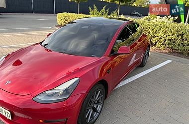 Седан Tesla Model 3 2021 в Киеве