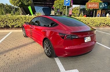 Седан Tesla Model 3 2021 в Киеве