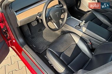 Седан Tesla Model 3 2021 в Киеве